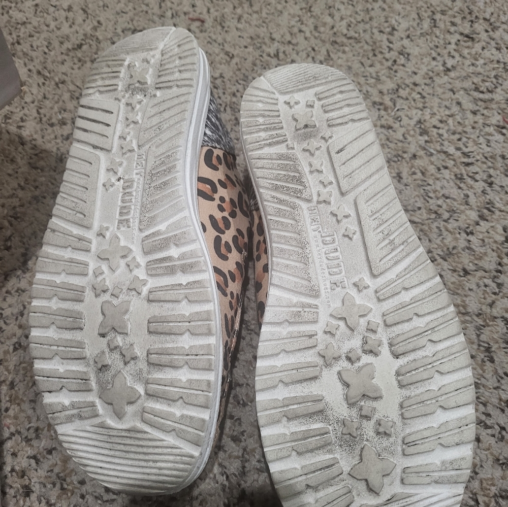 Hey dude size 9
